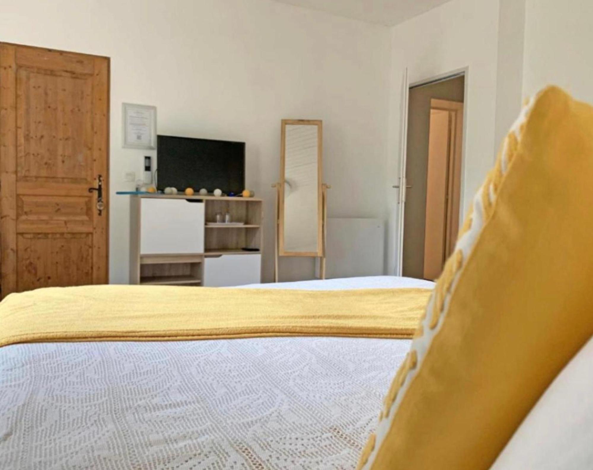 Les Tables Aux Vaches Raviege Hotel La Salvetat-sur-Agout Exterior foto